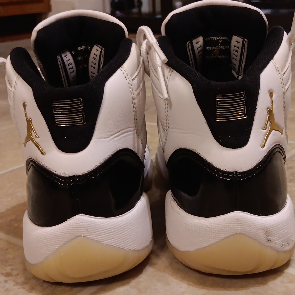 Jordan Retro 11. Kids Size 4.5 Youth. Black/wht/gold - Picture 6 of 8